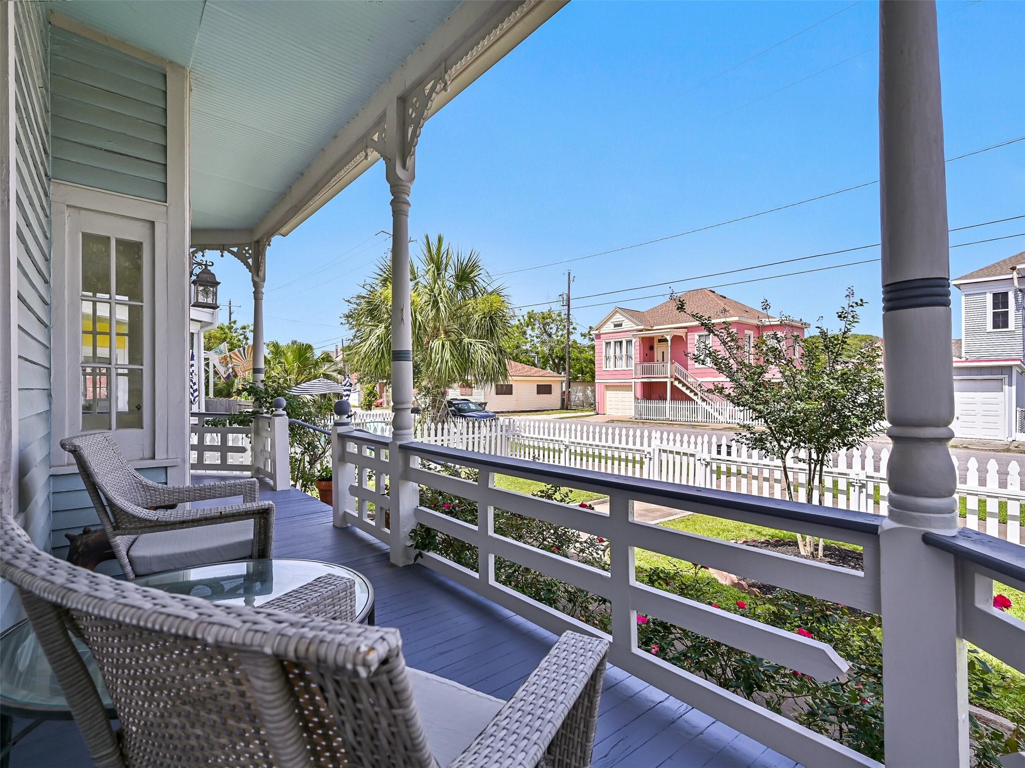 Galveston, Texas, 77550, United States, 4 Bedrooms Bedrooms, ,3 BathroomsBathrooms,Residential,For Sale,1818461