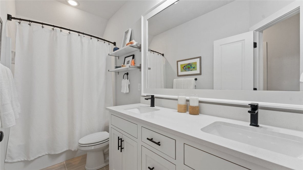 Bentonville, Arkansas, 72713, United States, 4 Bedrooms Bedrooms, ,3 BathroomsBathrooms,Residential,For Sale,1989403