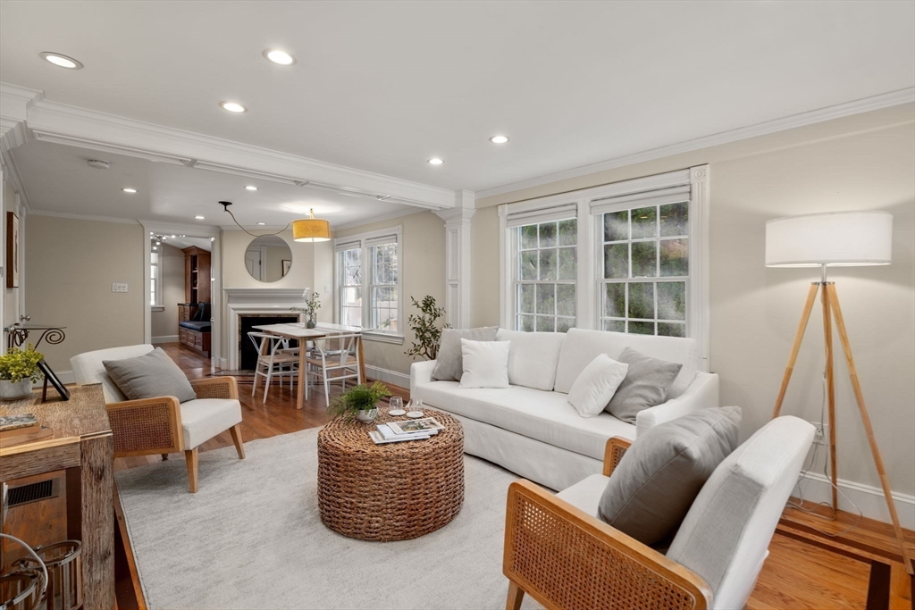 Concord, Massachusetts, 01742, United States, 3 Bedrooms Bedrooms, ,3 BathroomsBathrooms,Residential,For Sale,1949763