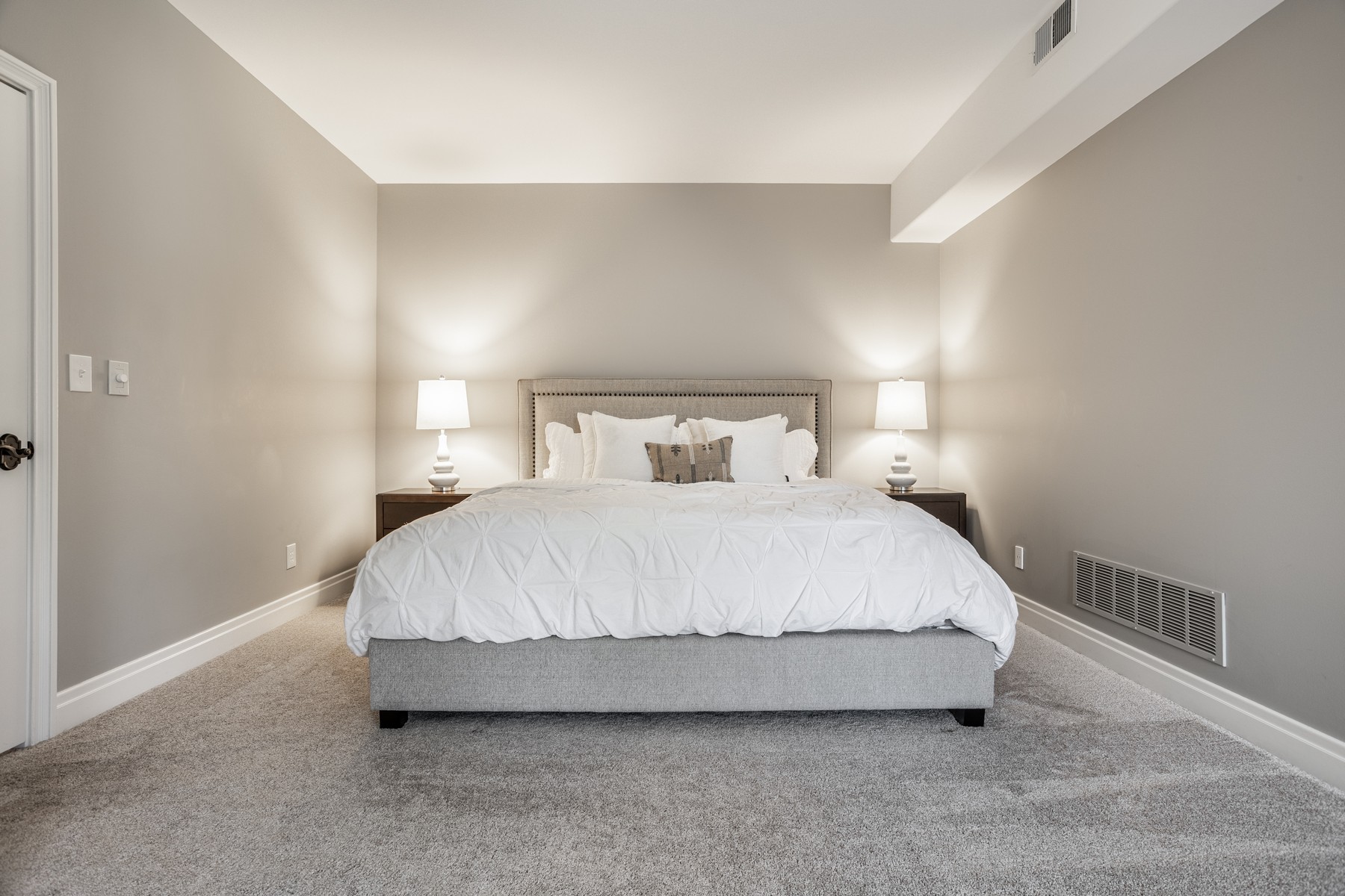  Rare Opportunity to Own a Stunning Home with Acreage in West Carmel - 物件實景