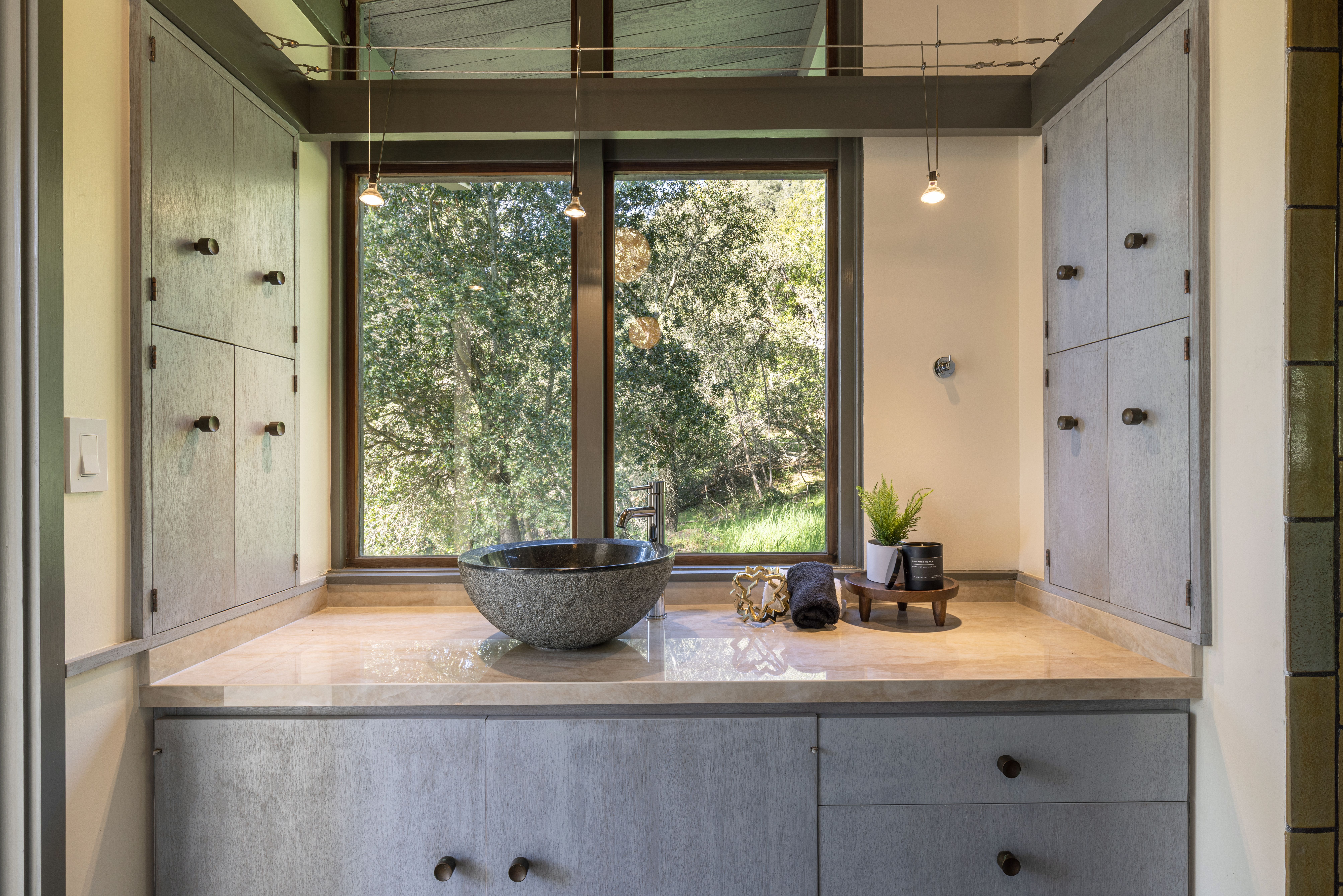  Mid-Century Contemporary Gem on 33 Acres - 物件實景