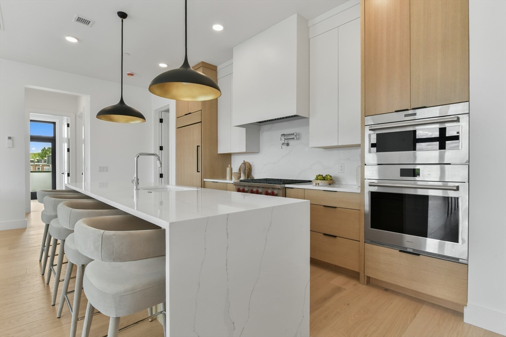 Brookline, Massachusetts, 02446, United States, 3 Bedrooms Bedrooms, ,4 BathroomsBathrooms,Residential,For Sale,1975462