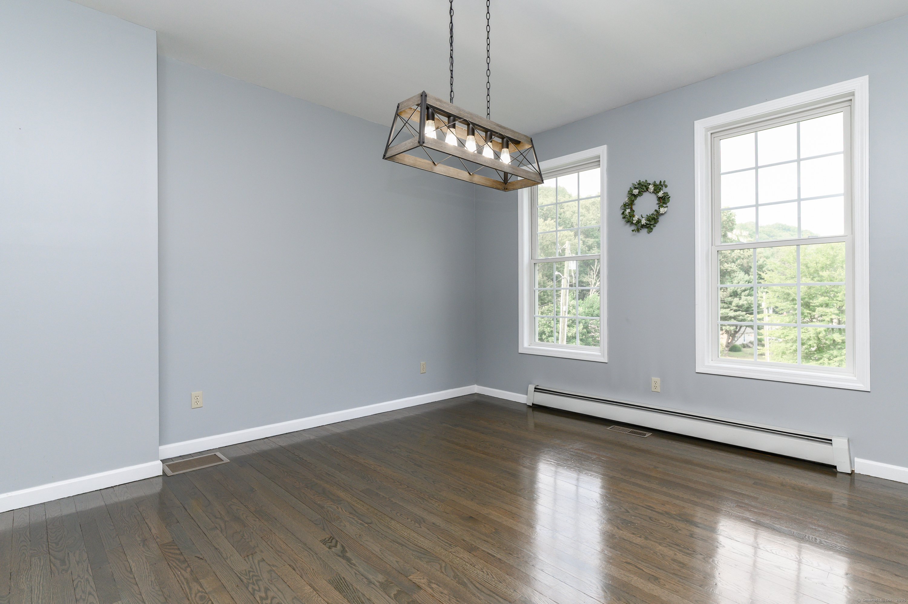 Seymour, Connecticut, 06483, United States, 4 Bedrooms Bedrooms, ,3 BathroomsBathrooms,Residential,For Sale,1913328