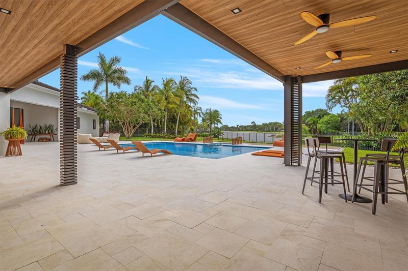 Weston, Florida, 33331, United States, 7 Bedrooms Bedrooms, ,9 BathroomsBathrooms,Residential,For Sale,1946951