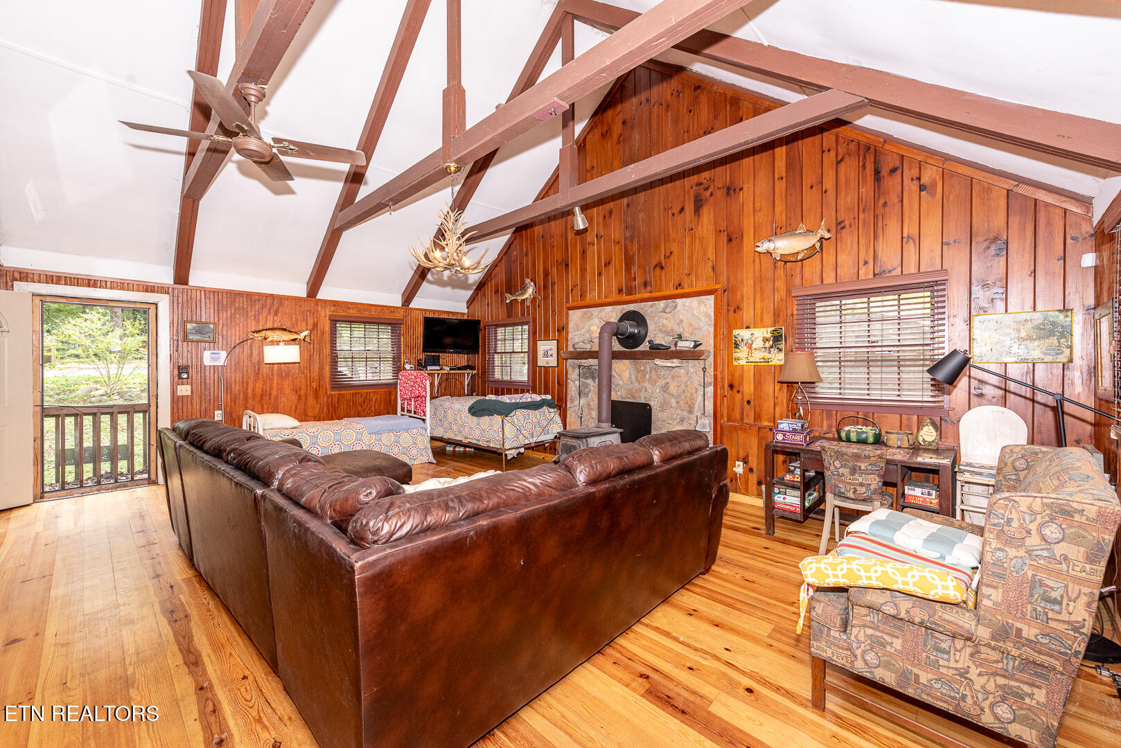 Townsend, Tennessee, 37882, United States, 1 Bedroom Bedrooms, ,1 BathroomBathrooms,Residential,For Sale,1973963