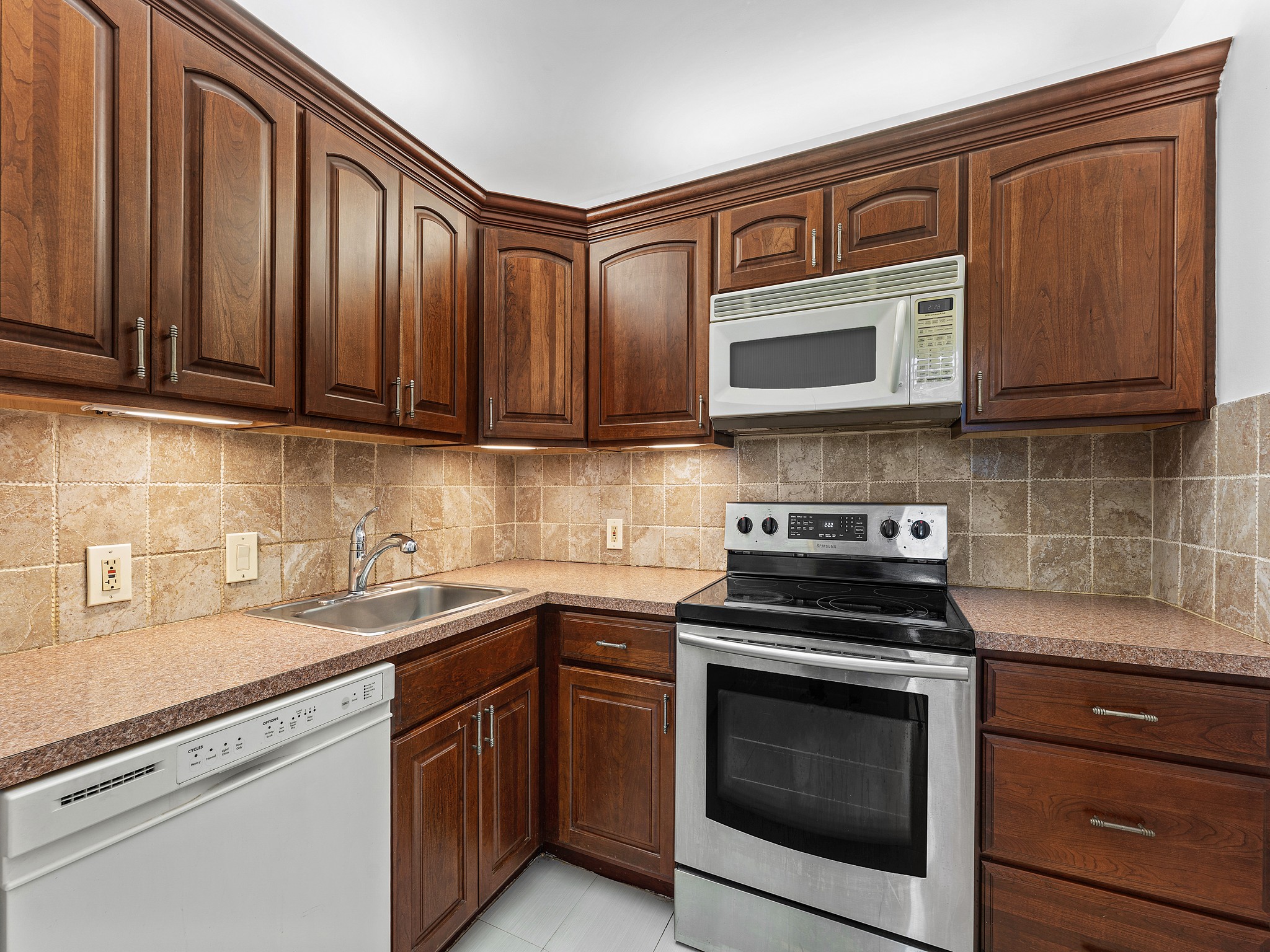  20500 W Country Club Drive, Aventura, FL, 33180 - 物件實景