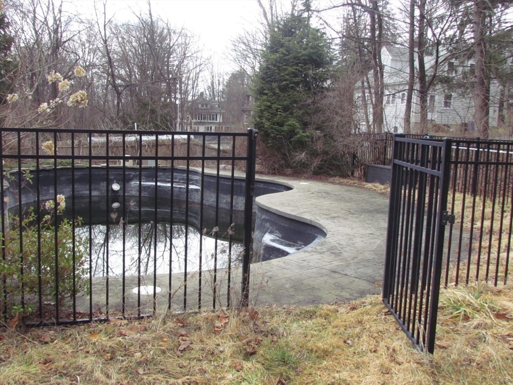 Lunenburg, Massachusetts, 01462, United States, 3 Bedrooms Bedrooms, ,3 BathroomsBathrooms,Residential,For Sale,1967616