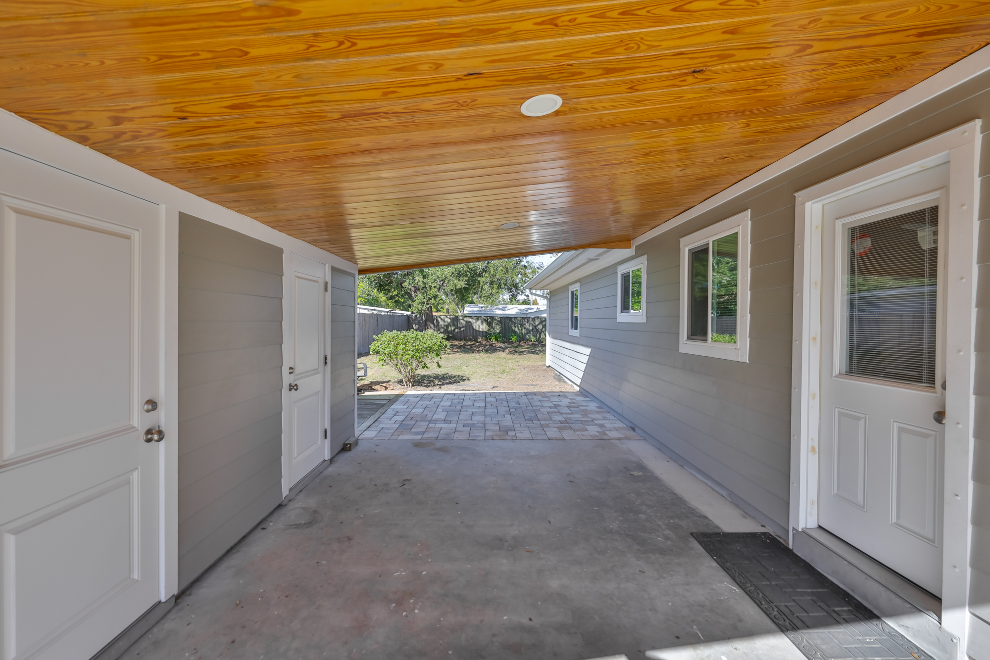 Tampa, Florida, 33616, United States, 3 Bedrooms Bedrooms, ,2 BathroomsBathrooms,Residential,For Sale,2009255