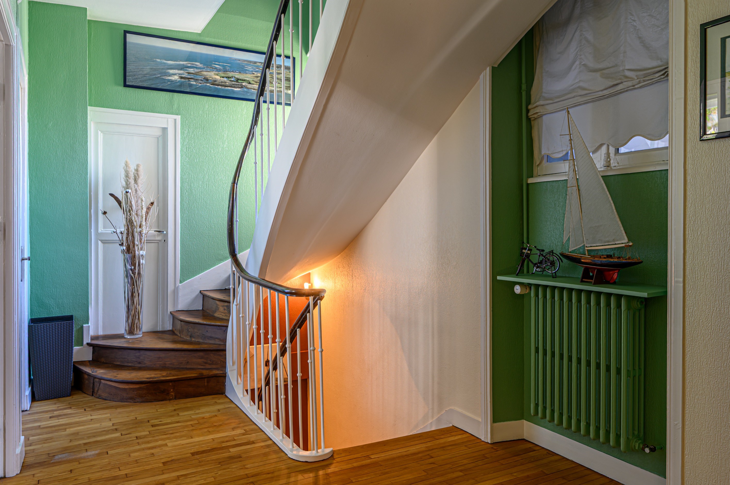  Vannes City Center: Splendid Period Residence with Large Garage and Enclosed Ga… - 物件實景