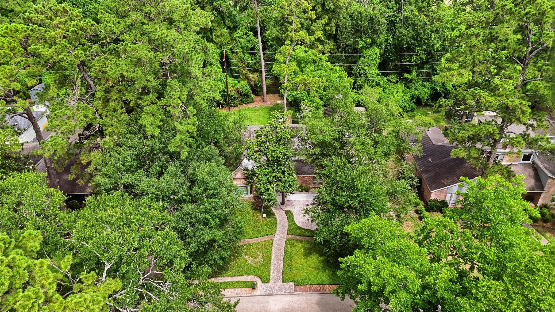  2018 Deer Springs Drive - 物件實景
