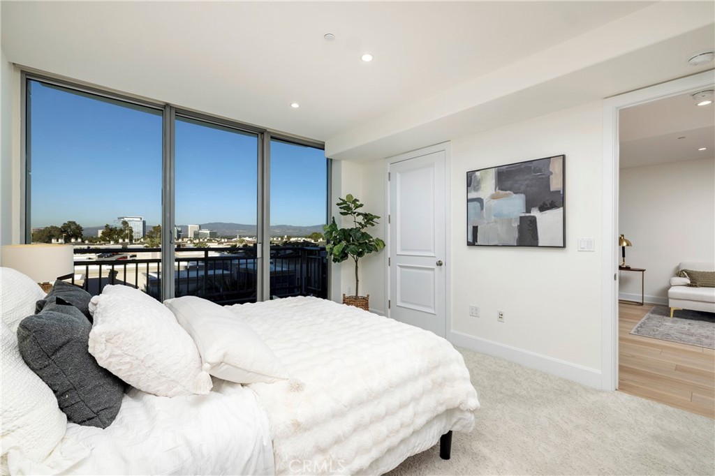 Irvine, California, 92612, United States, 2 Bedrooms Bedrooms, ,2 BathroomsBathrooms,Residential,For Sale,1989675