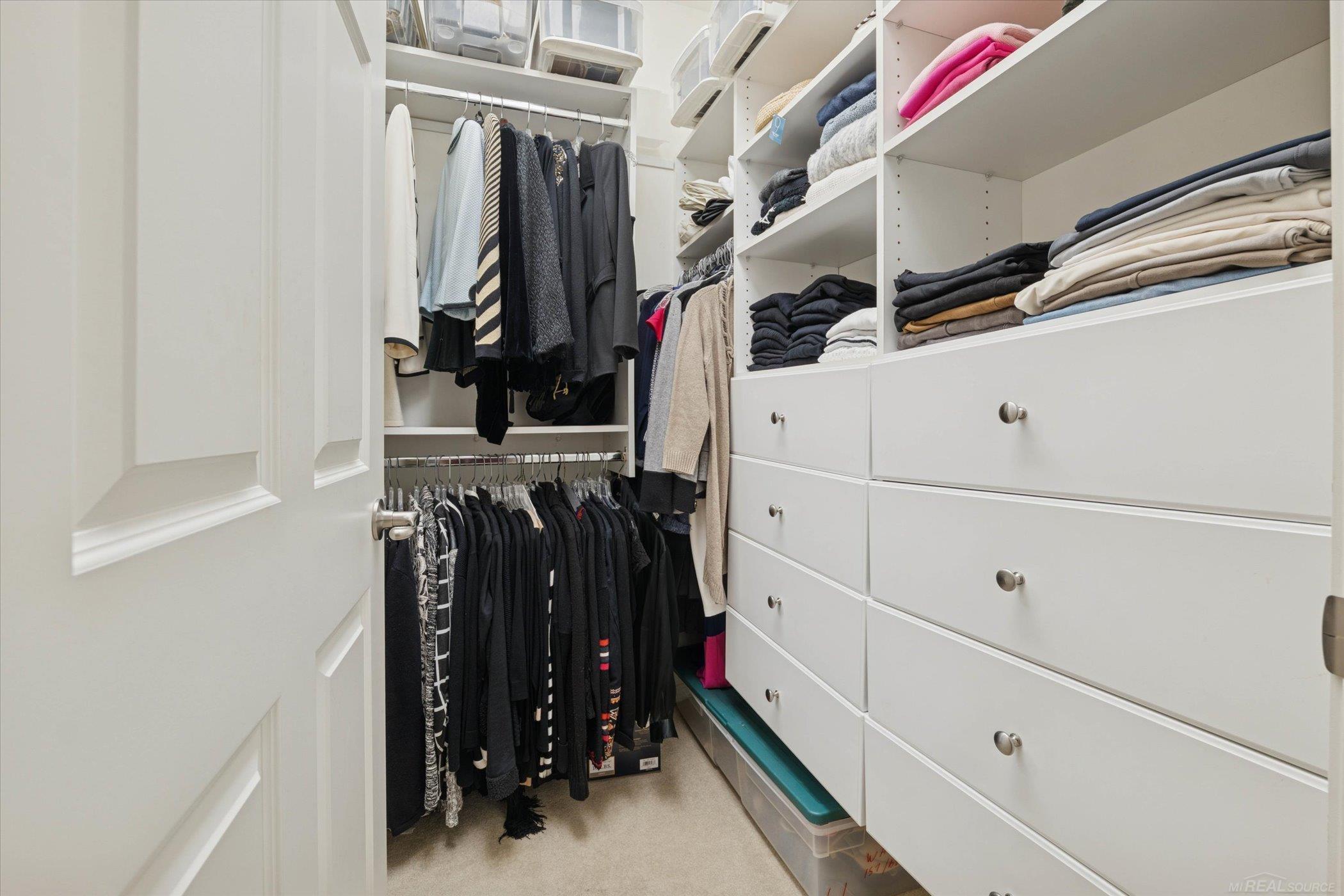 Oakland Twp, Michigan, 48306, United States, 2 Bedrooms Bedrooms, ,4 BathroomsBathrooms,Residential,For Sale,1984320