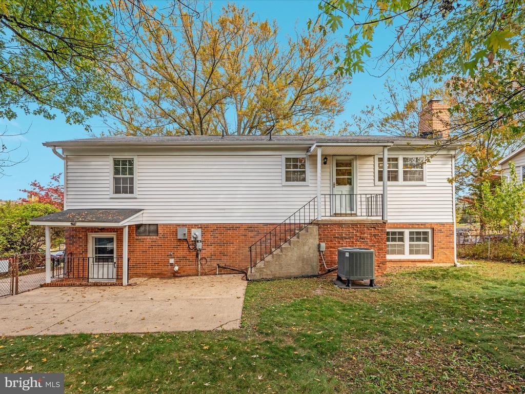 Leesburg, Virginia, 20176, United States, 6 Bedrooms Bedrooms, ,3 BathroomsBathrooms,Residential,For Sale,1979496