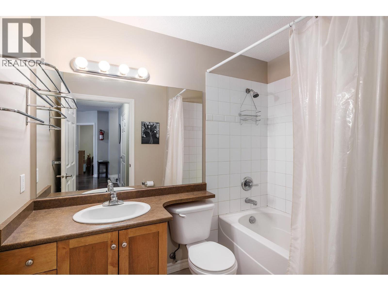 KELOWNA, British Columbia, V1Y 9W1, CA, 2 Bedrooms Bedrooms, ,2 BathroomsBathrooms,Residential,For Sale,1961456