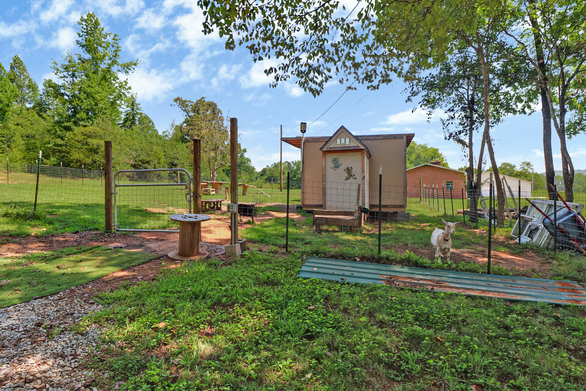 Rockwood, Tennessee, 37854, United States, 4 Bedrooms Bedrooms, ,3 BathroomsBathrooms,Residential,For Sale,2011403