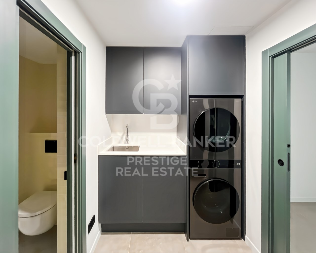 Barcelona, Catalonia, ES, 4 Bedrooms Bedrooms, ,3 BathroomsBathrooms,Residential,For Sale,1805126