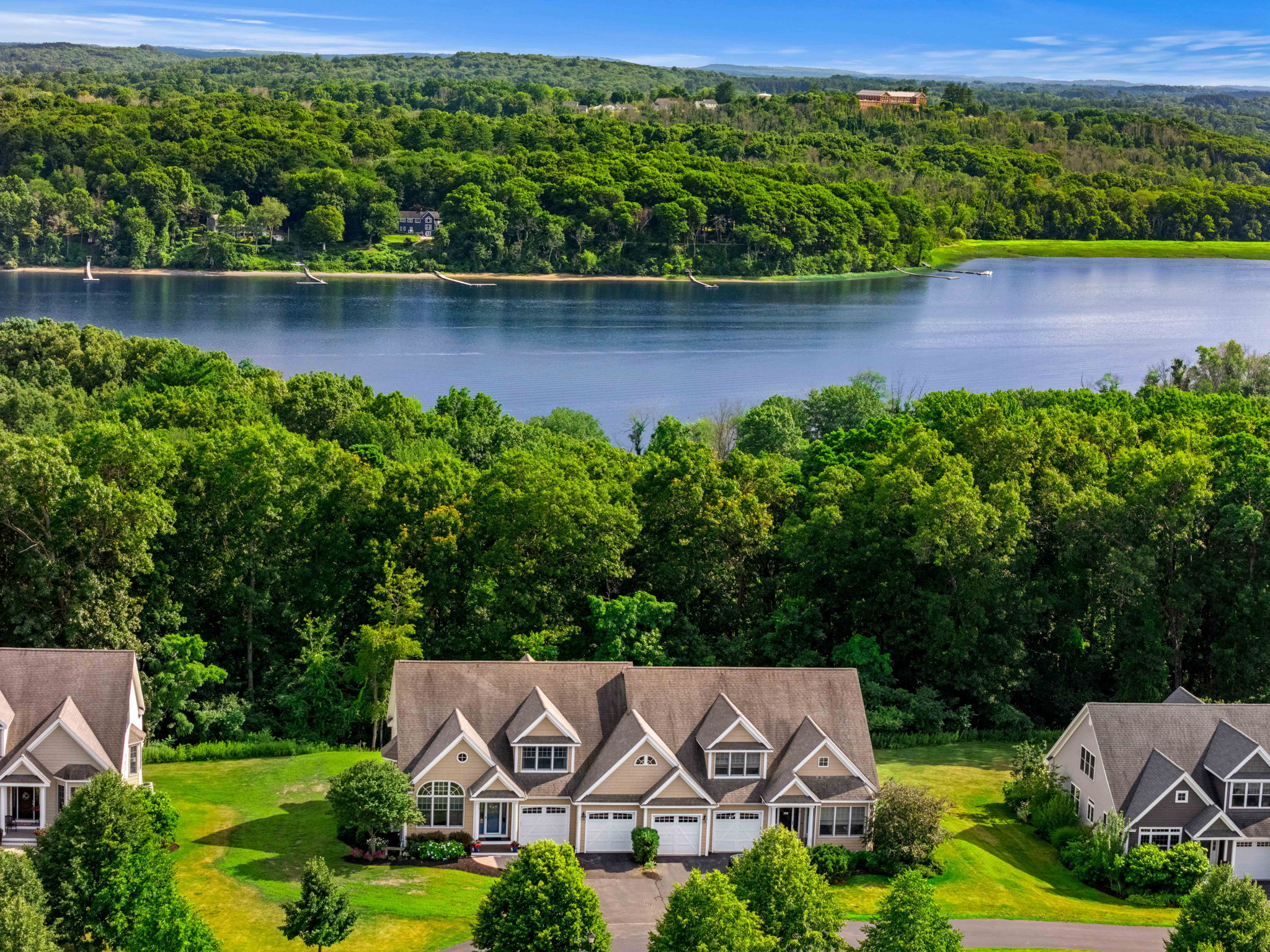  11 Riverview Hts, Amesbury, MA, 01913 - 物件實景