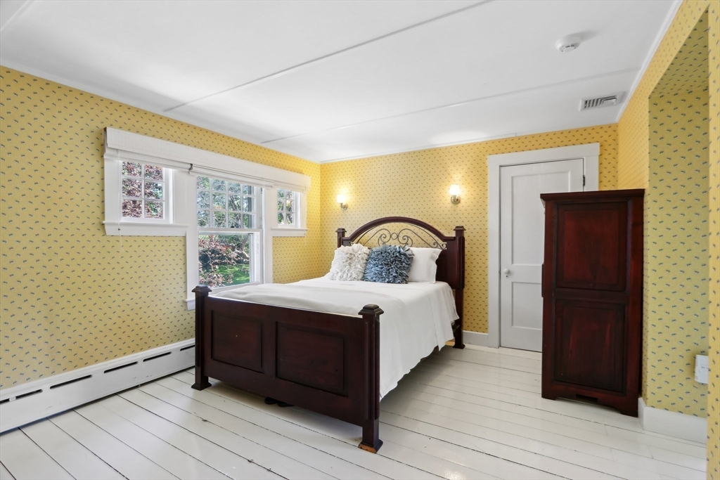 Gloucester, Massachusetts, 01930, United States, 5 Bedrooms Bedrooms, ,5 BathroomsBathrooms,Residential,For Sale,1837944