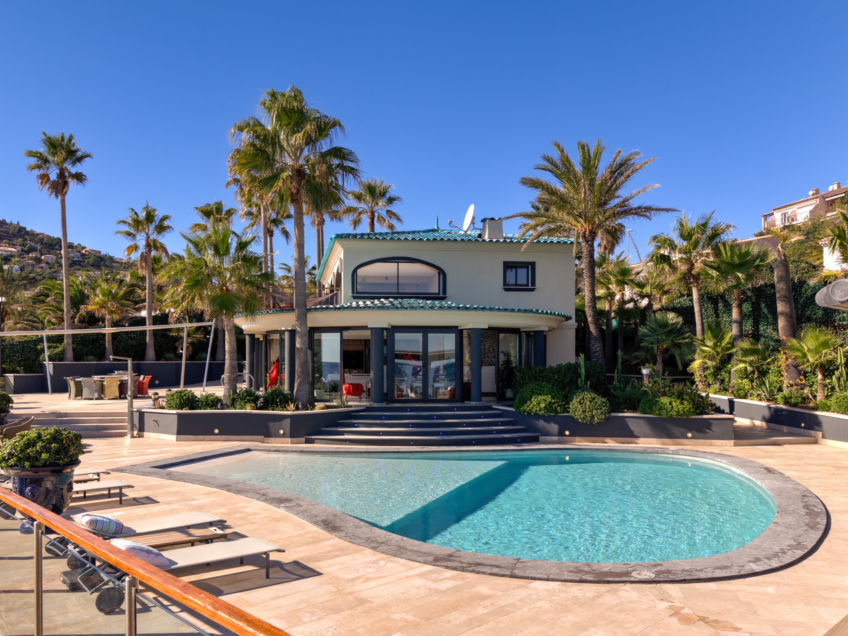  Seafront villa in Anthéor Corniche d’Or, French Riviera, Between Cannes and Sai… - 物件實景