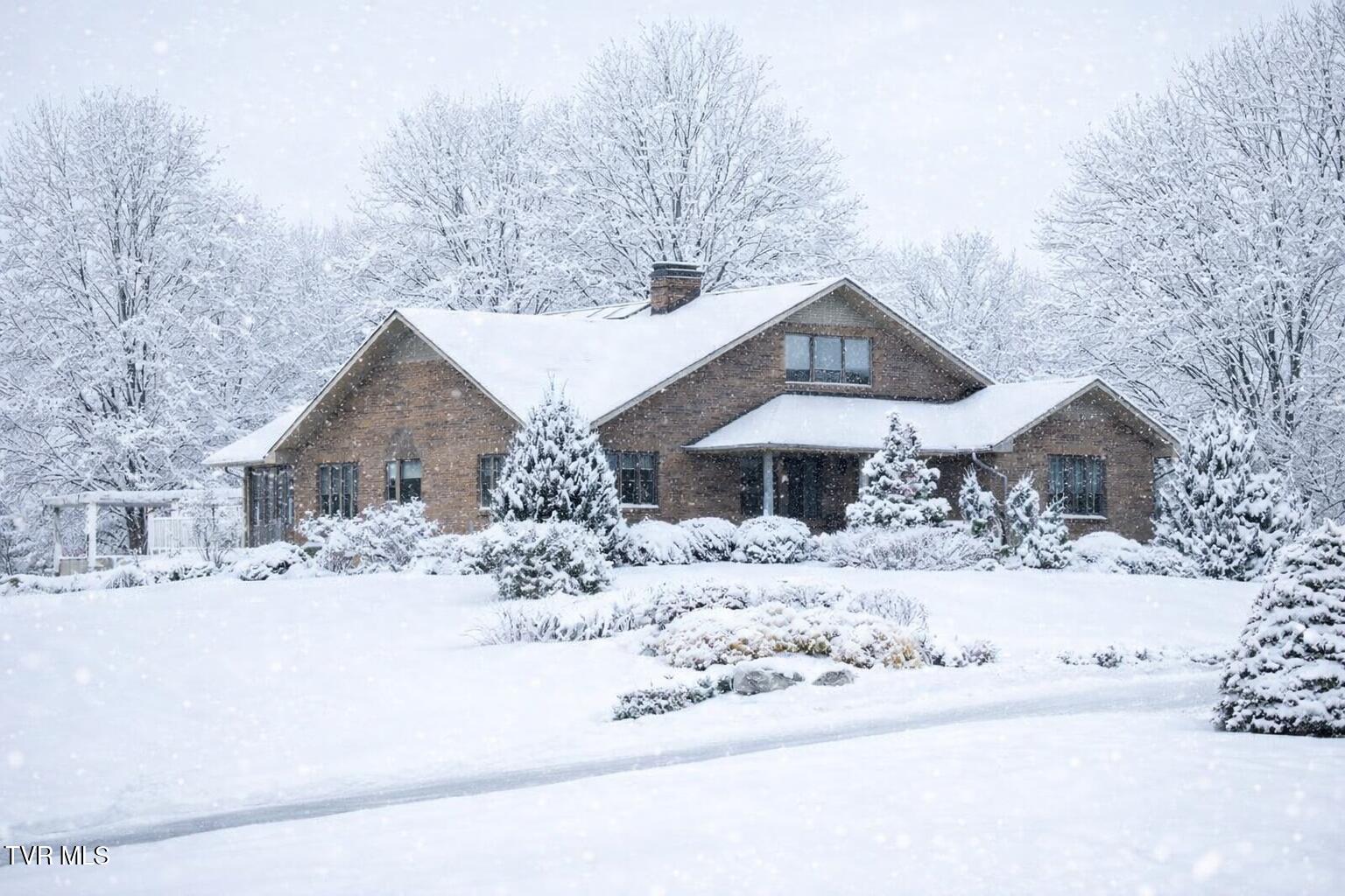 Jonesborough, Tennessee, 37659, United States, 6 Bedrooms Bedrooms, ,6 BathroomsBathrooms,Residential,For Sale,2011777