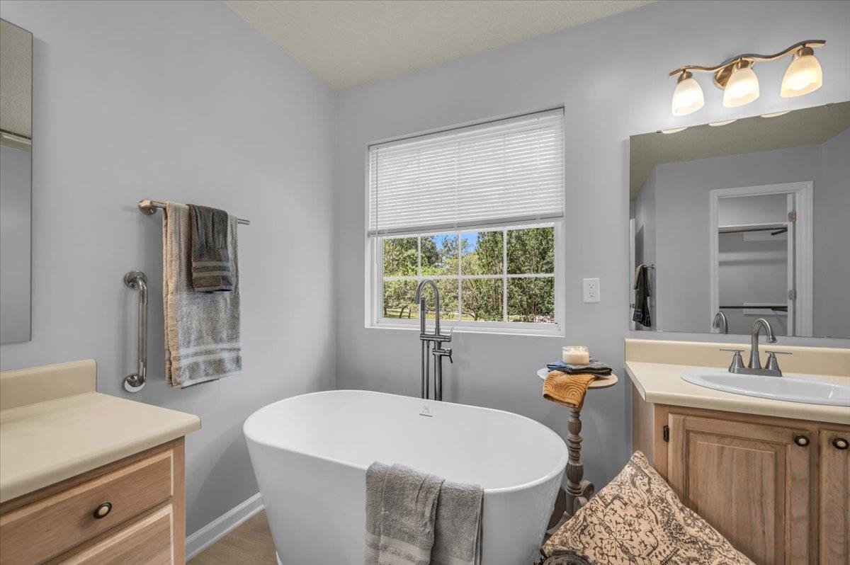 Moore, South Carolina, 29369, United States, 5 Bedrooms Bedrooms, ,4 BathroomsBathrooms,Residential,For Sale,2010805