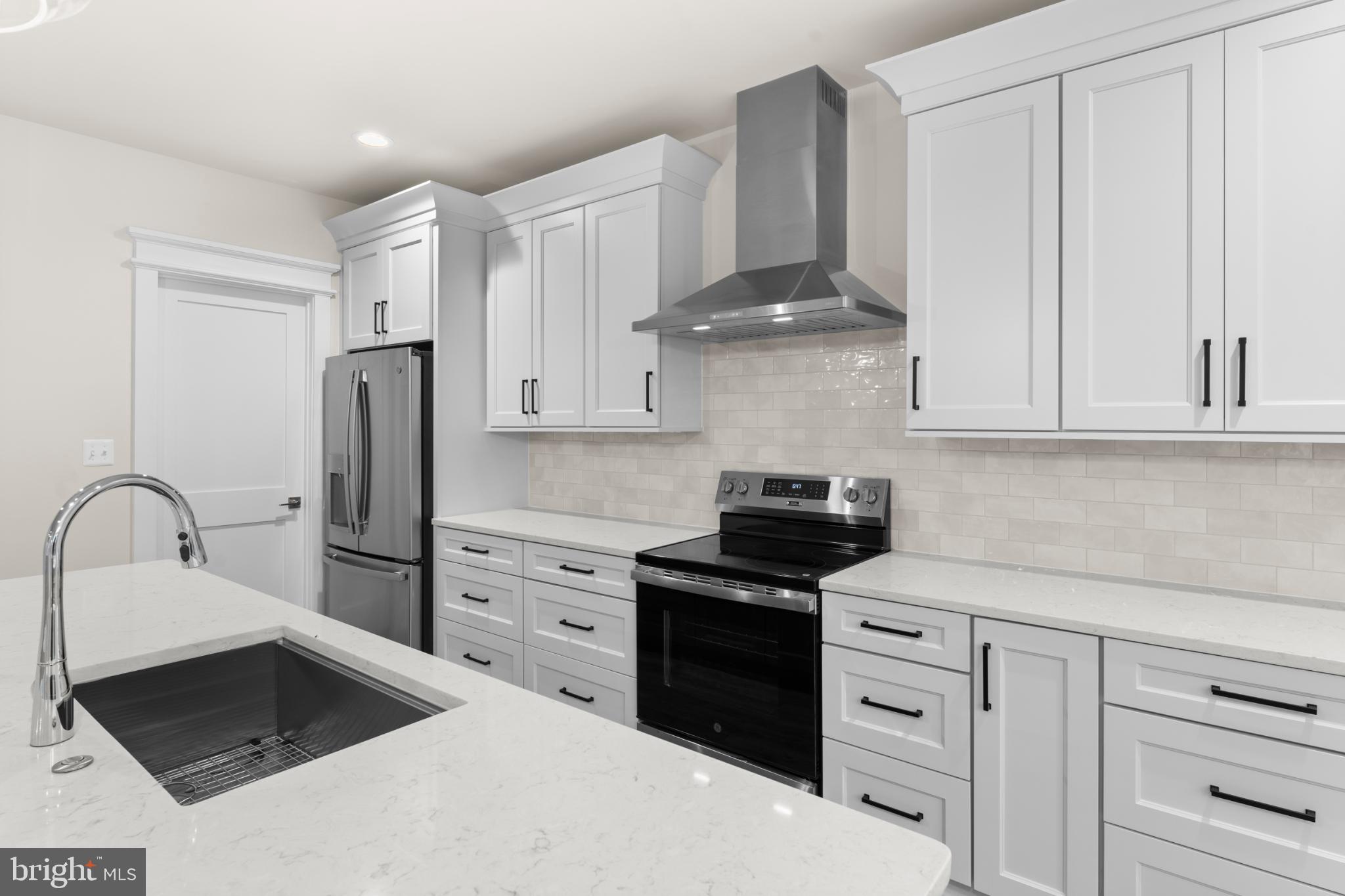 Warrenton, Virginia, 20187, United States, 5 Bedrooms Bedrooms, ,5 BathroomsBathrooms,Residential,For Sale,1977329