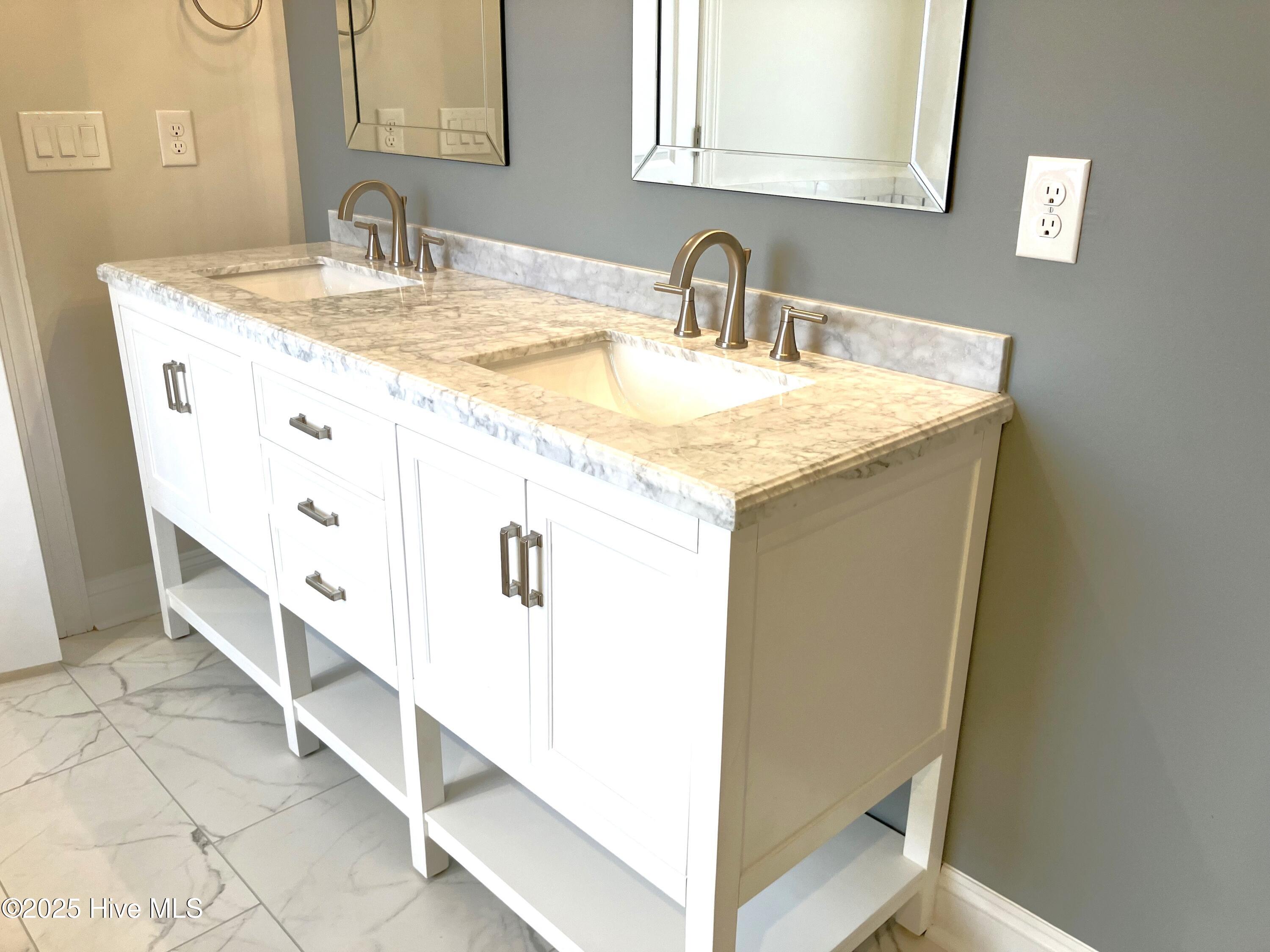 Jacksonville, North Carolina, 28546, United States, 5 Bedrooms Bedrooms, ,3 BathroomsBathrooms,Residential,For Sale,1983326