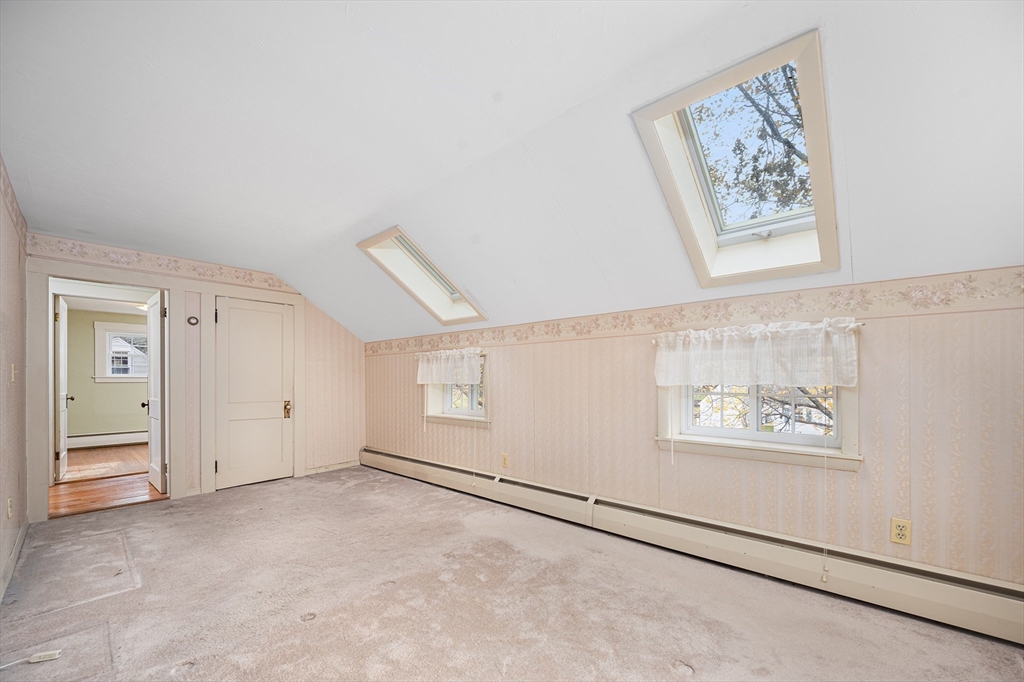 Northbridge, Massachusetts, 01534, United States, 3 Bedrooms Bedrooms, ,1 BathroomBathrooms,Residential,For Sale,1992479