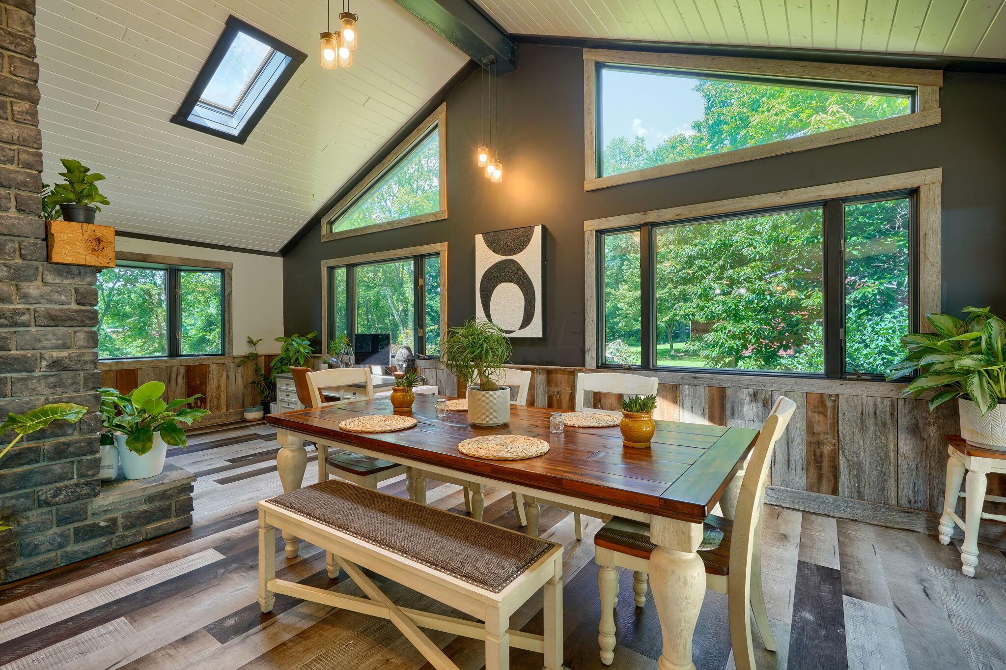 Logan, Ohio, 43138, United States, 3 Bedrooms Bedrooms, ,4 BathroomsBathrooms,Residential,For Sale,2003471