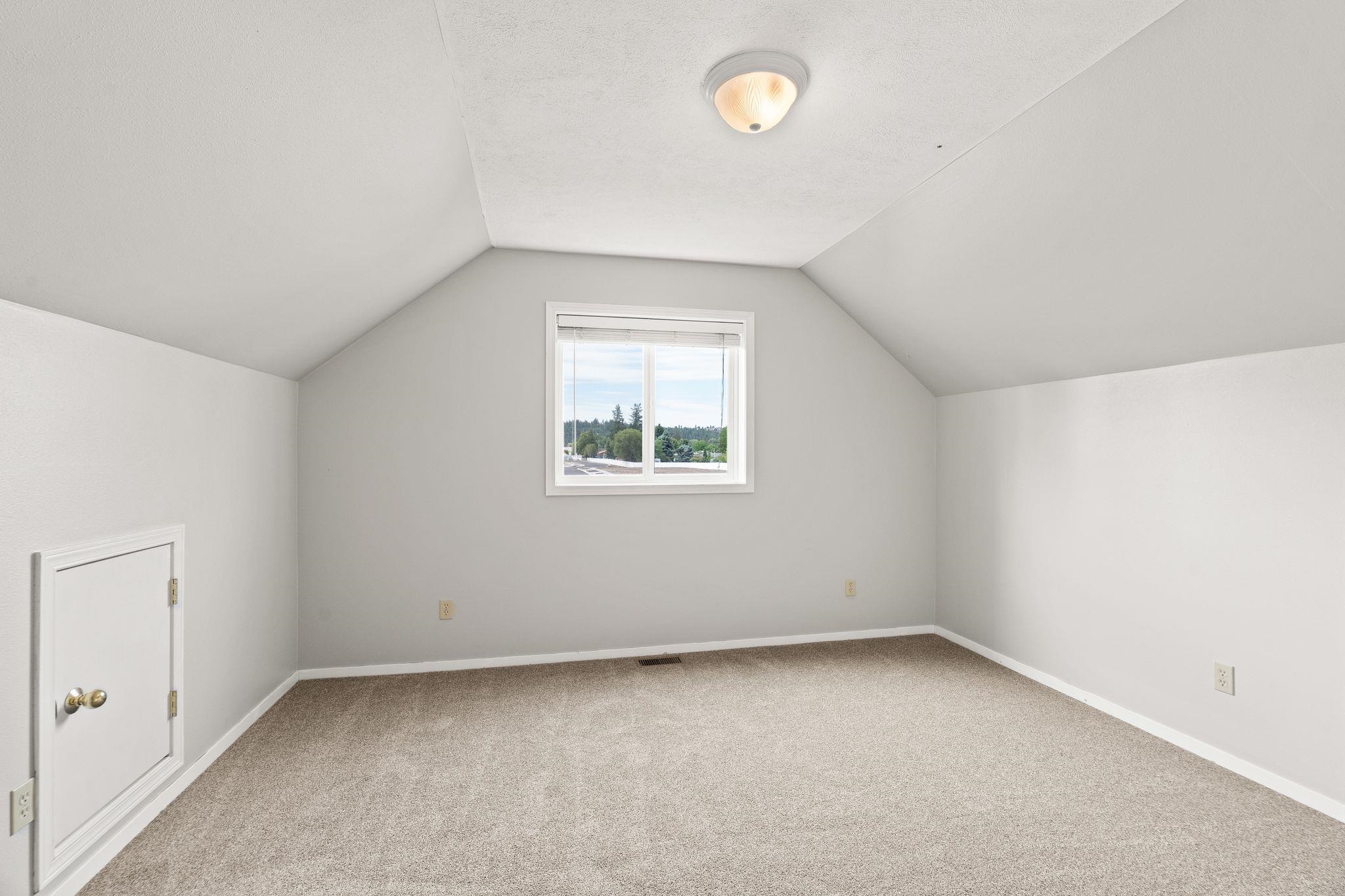 Greenacres, Washington, 99016, United States, 5 Bedrooms Bedrooms, ,2 BathroomsBathrooms,Residential,For Sale,1846797