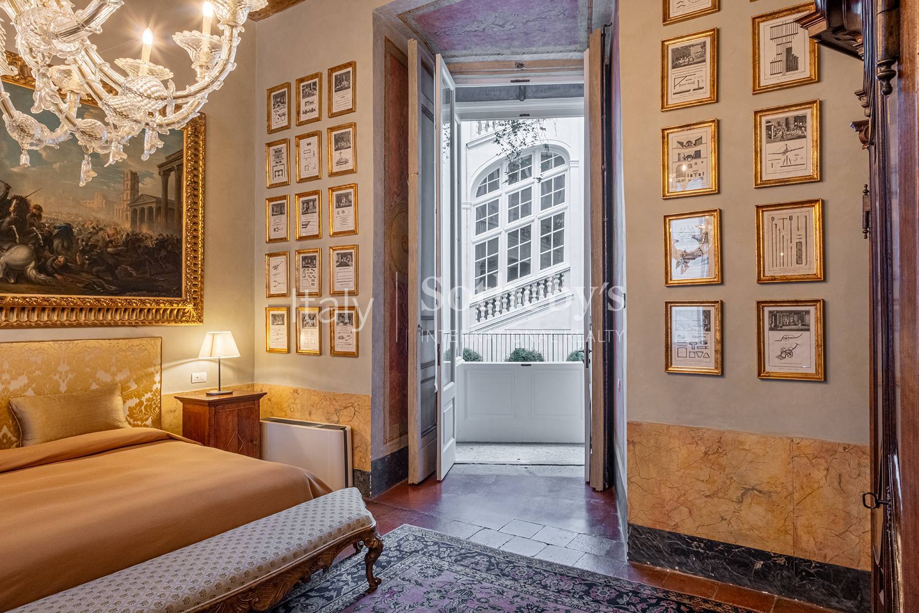  Monumental historic mansion in the heart of Naples - 物件實景