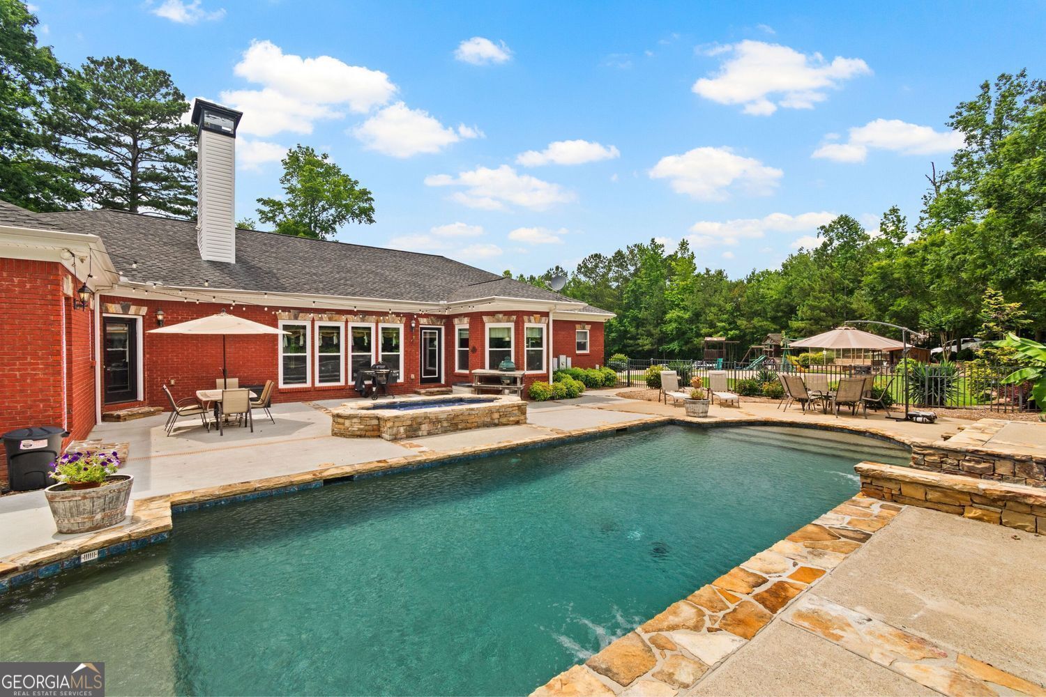 Cumming, Georgia, 30028, United States, 4 Bedrooms Bedrooms, ,5 BathroomsBathrooms,Residential,For Sale,1859105