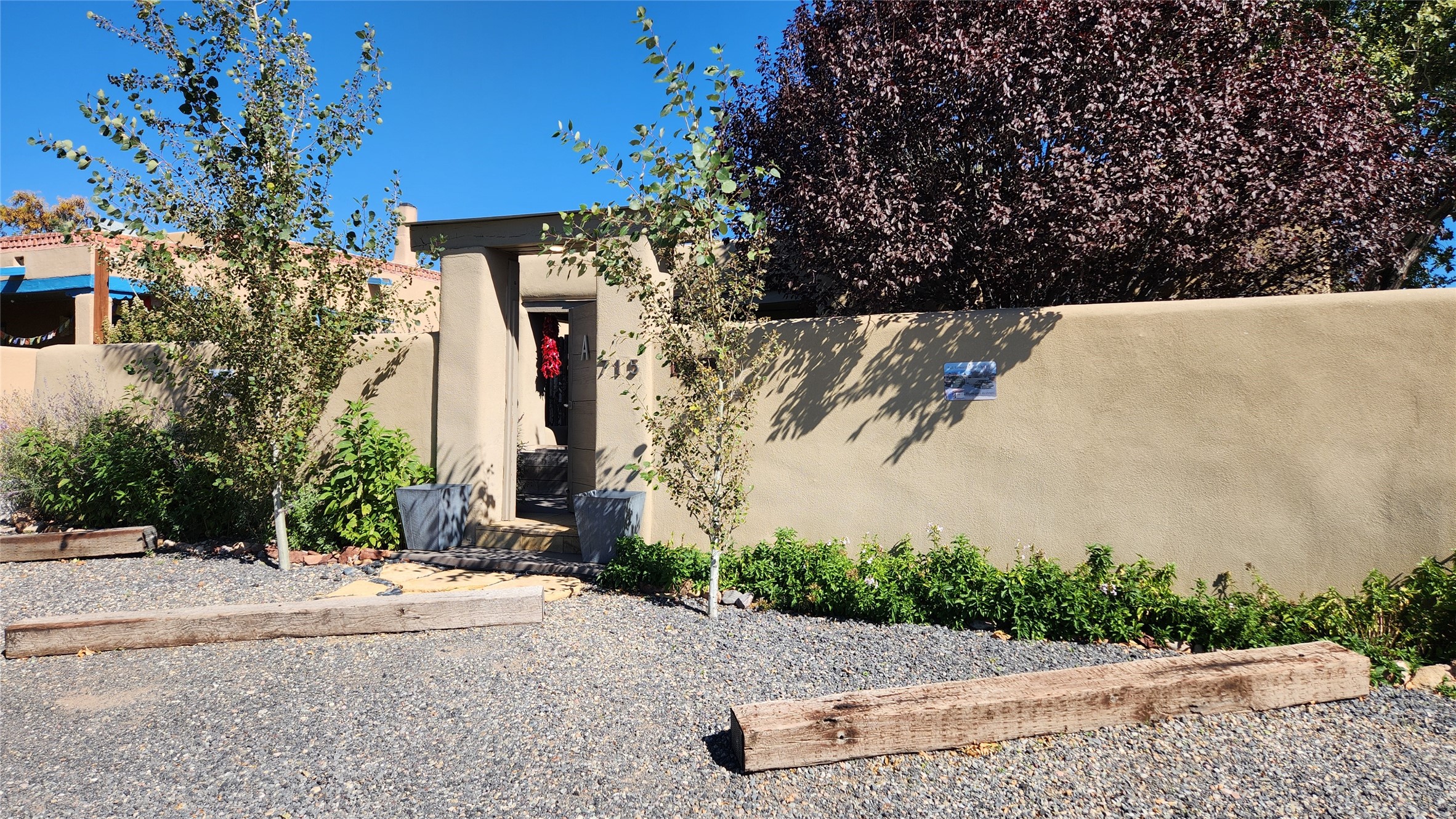  715 S Saint Francis Drive - 物件實景