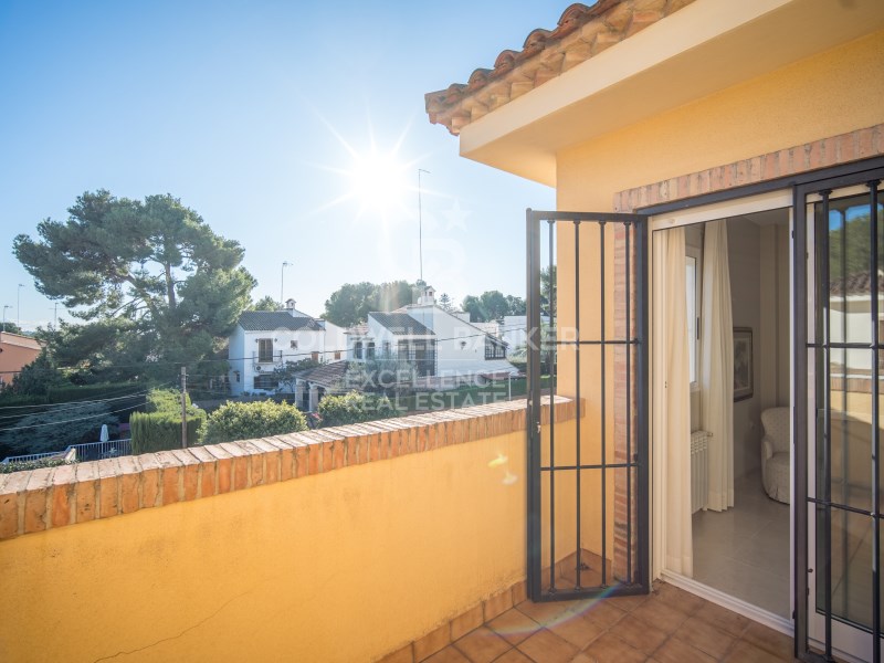 Valencia, Paterna, La Ca?ada Valencia, Paterna, La, Paterna, Comunidad Valenciana, ES, 5 Bedrooms Bedrooms, ,3 BathroomsBathrooms,Residential,For Sale,Valencia, Paterna, La Ca?ada Valencia, Paterna, La,1672423