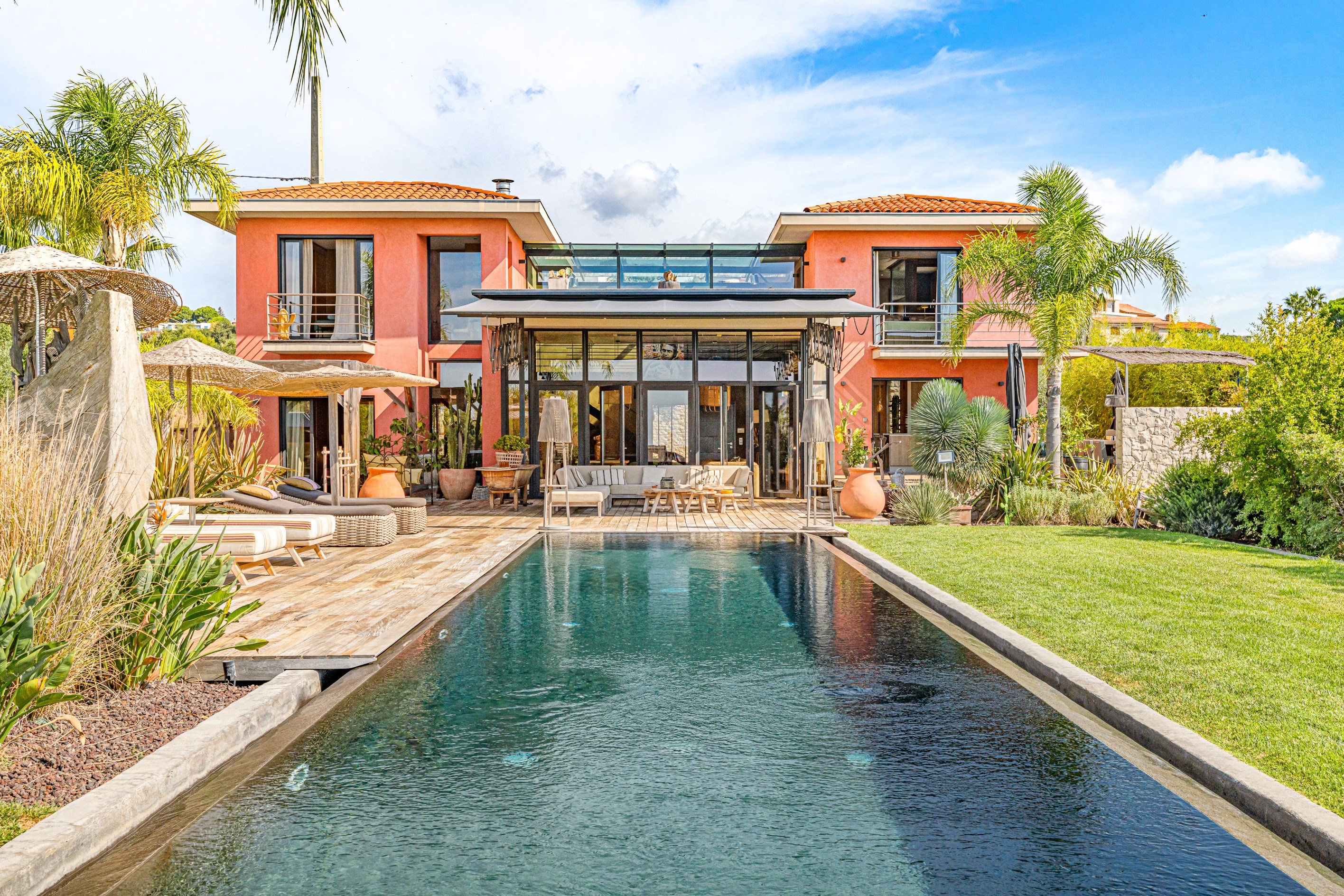  Spectacular Architect-Designed Villa with Pool and Sea Views in Nice Crémat - 物件實景