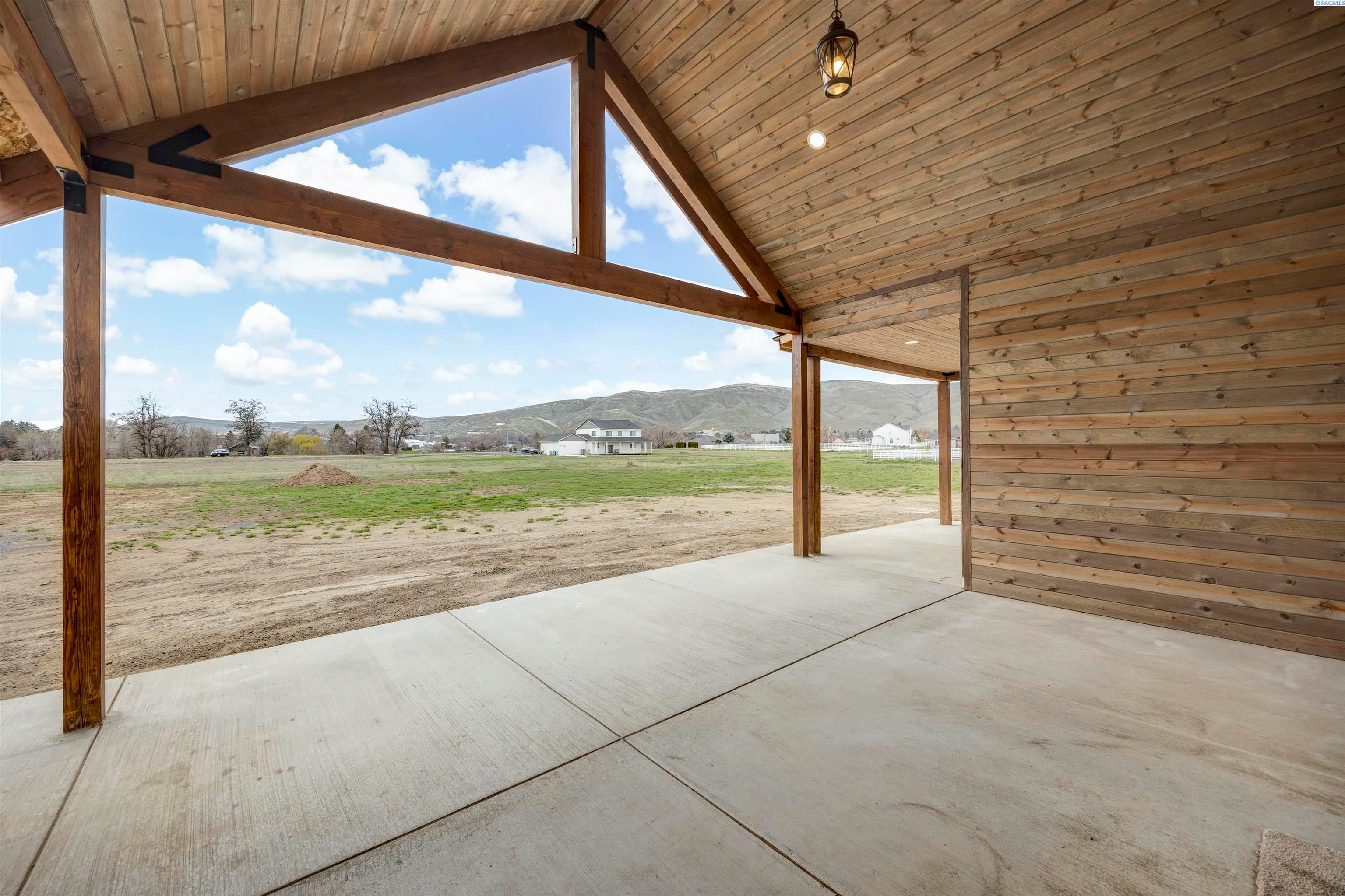Prosser, Washington, 99350, United States, 3 Bedrooms Bedrooms, ,2 BathroomsBathrooms,Residential,For Sale,2027439