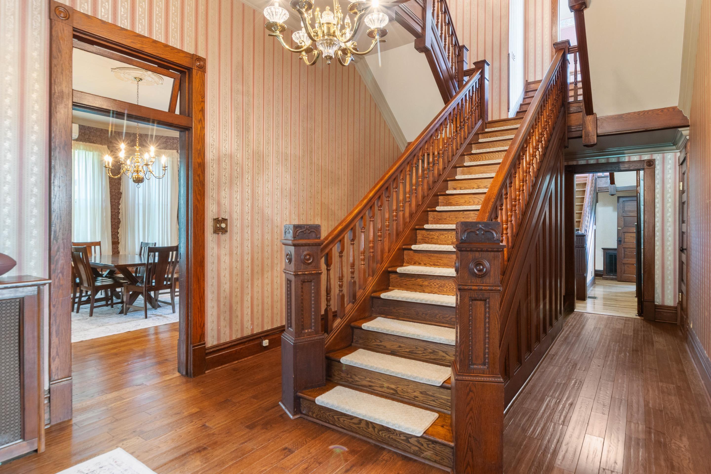 Tazewell, Virginia, 24651, United States, 6 Bedrooms Bedrooms, ,4 BathroomsBathrooms,Residential,For Sale,1905937