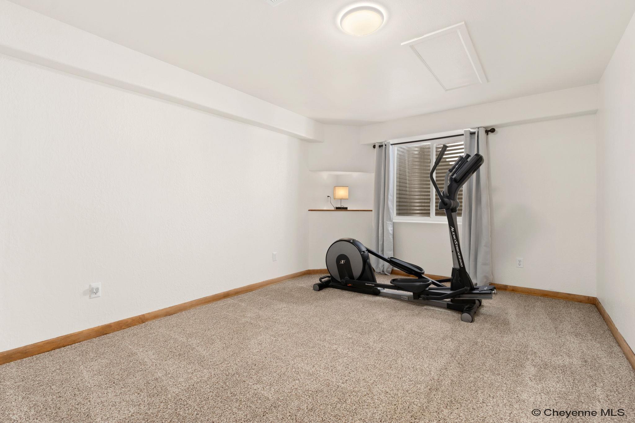 Cheyenne, Wyoming, 82009, United States, 5 Bedrooms Bedrooms, ,3 BathroomsBathrooms,Residential,For Sale,2002927