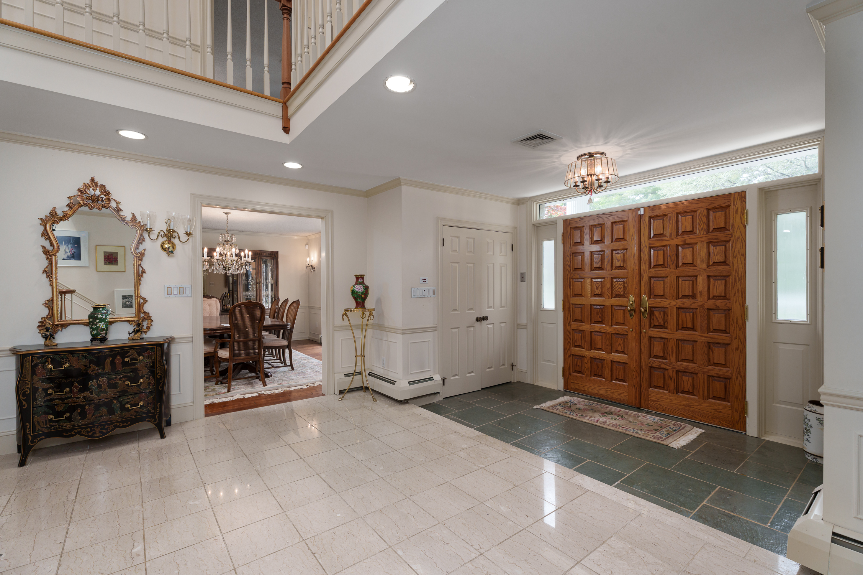  Ahead-of-Its-Time Design, Builder-Crafted Home with Elevator & First Floor Suite - 物件實景