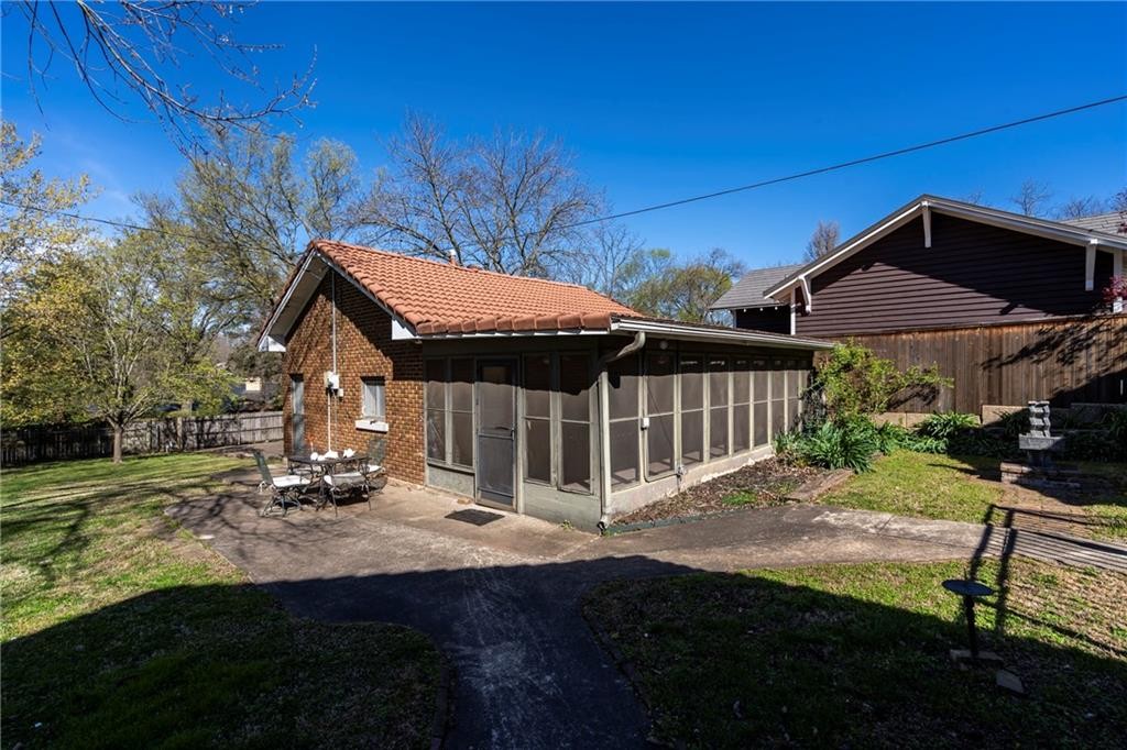 Siloam Springs, Arkansas, 72761, United States, 5 Bedrooms Bedrooms, ,3 BathroomsBathrooms,Residential,For Sale,1984286