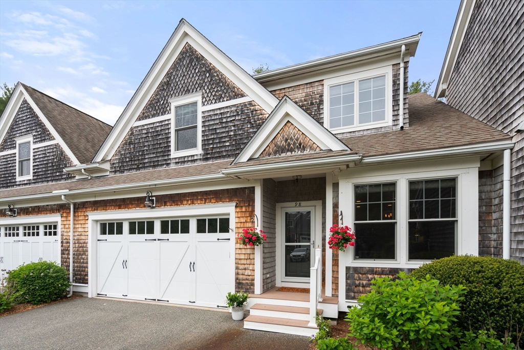 Hanover, Massachusetts, 02339, United States, 2 Bedrooms Bedrooms, ,3 BathroomsBathrooms,Residential,For Sale,1826600