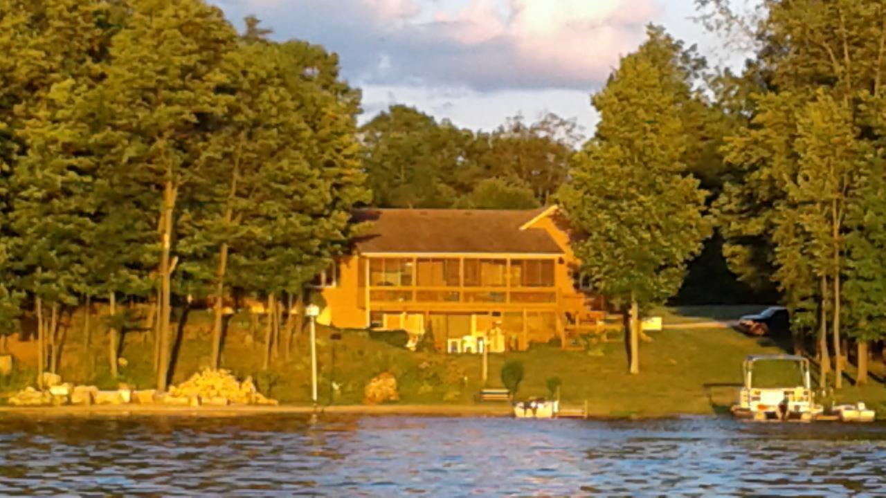 Dowagiac, Michigan, 49047, United States, 3 Bedrooms Bedrooms, ,2 BathroomsBathrooms,Residential,For Sale,1909140