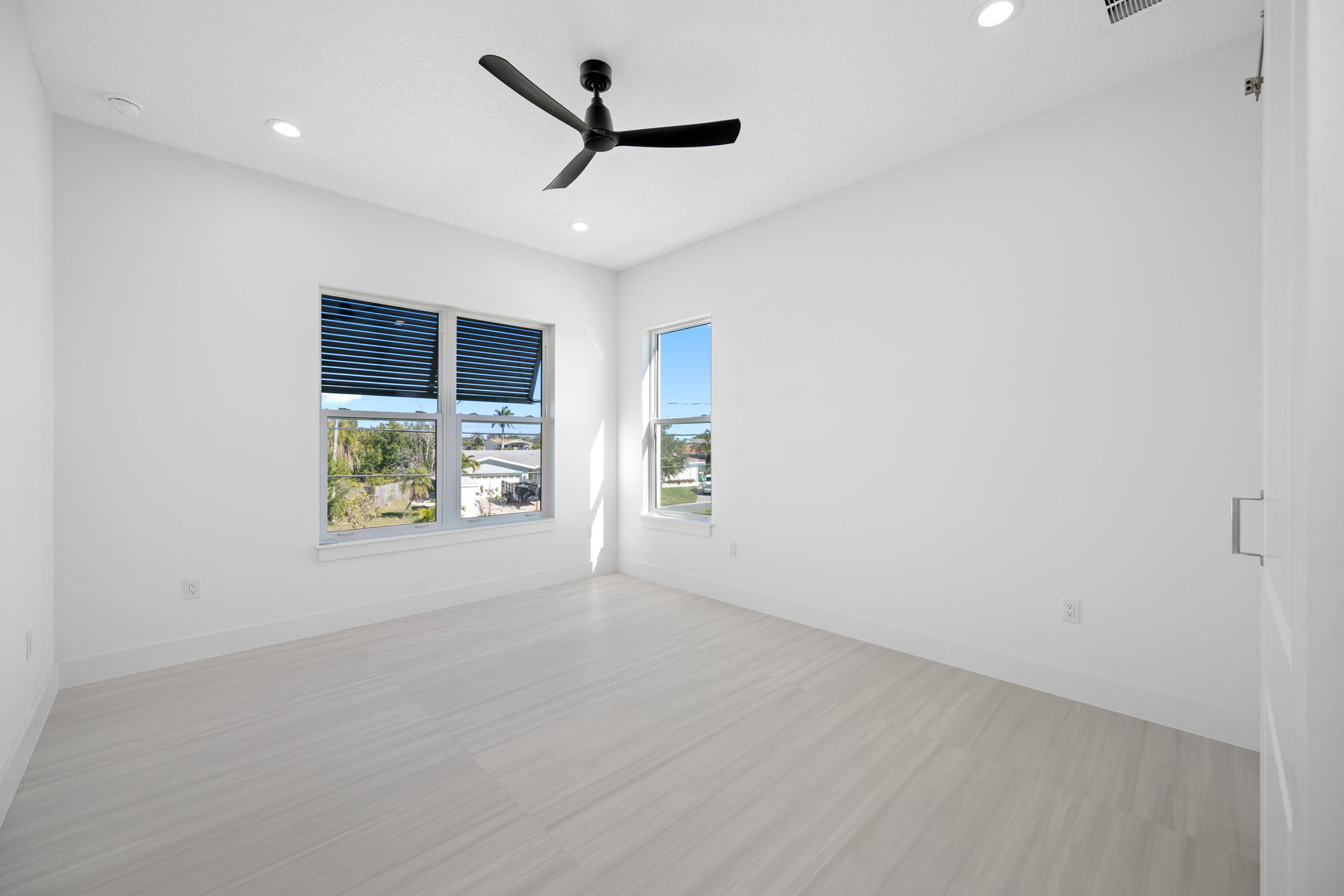 Treasure Island, Florida, 33706, United States, 6 Bedrooms Bedrooms, ,6 BathroomsBathrooms,Residential,For Sale,2032773