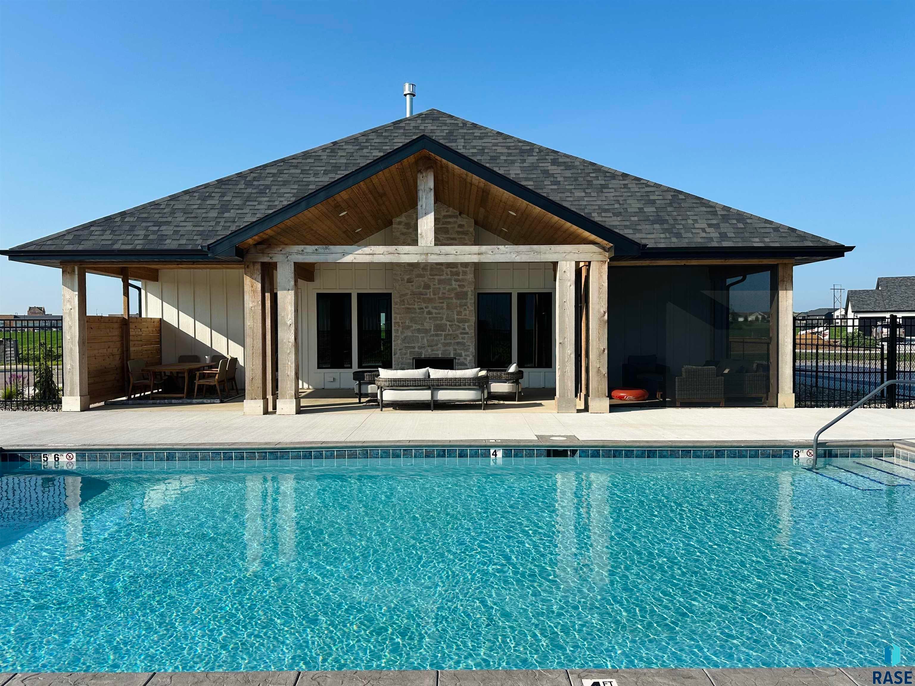 Sioux Falls, South Dakota, 57110, United States, 4 Bedrooms Bedrooms, ,3 BathroomsBathrooms,Residential,For Sale,2005284