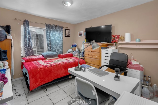 Los Angeles, California, 90023, United States, 4 Bedrooms Bedrooms, ,Residential,For Sale,1881360