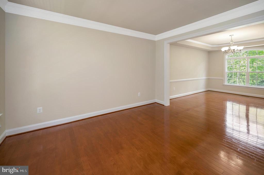 Stafford, Virginia, 22554, United States, 5 Bedrooms Bedrooms, ,5 BathroomsBathrooms,Residential,For Sale,2047982