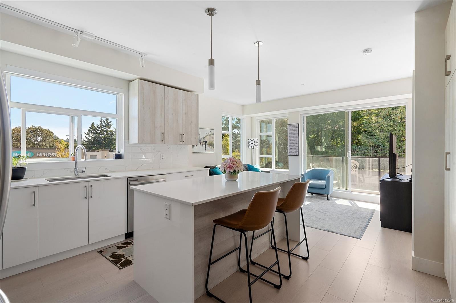 VIEW ROYAL, British Columbia, V9A 2P8, CA, 2 Bedrooms Bedrooms, ,Residential,For Sale,1948032
