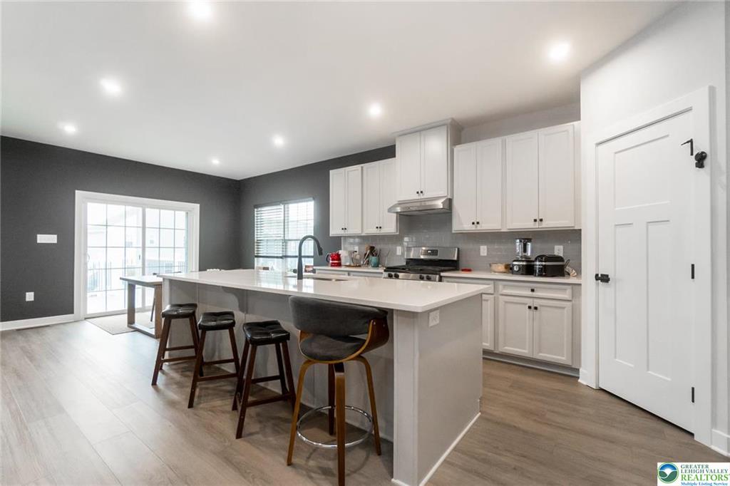 Catasauqua, Pennsylvania, 18032, United States, 5 Bedrooms Bedrooms, ,5 BathroomsBathrooms,Residential,For Sale,2008861