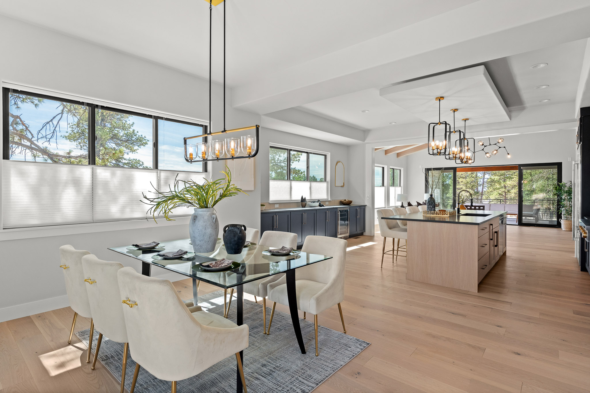  Designed to live beautifully from front to back - 物件實景