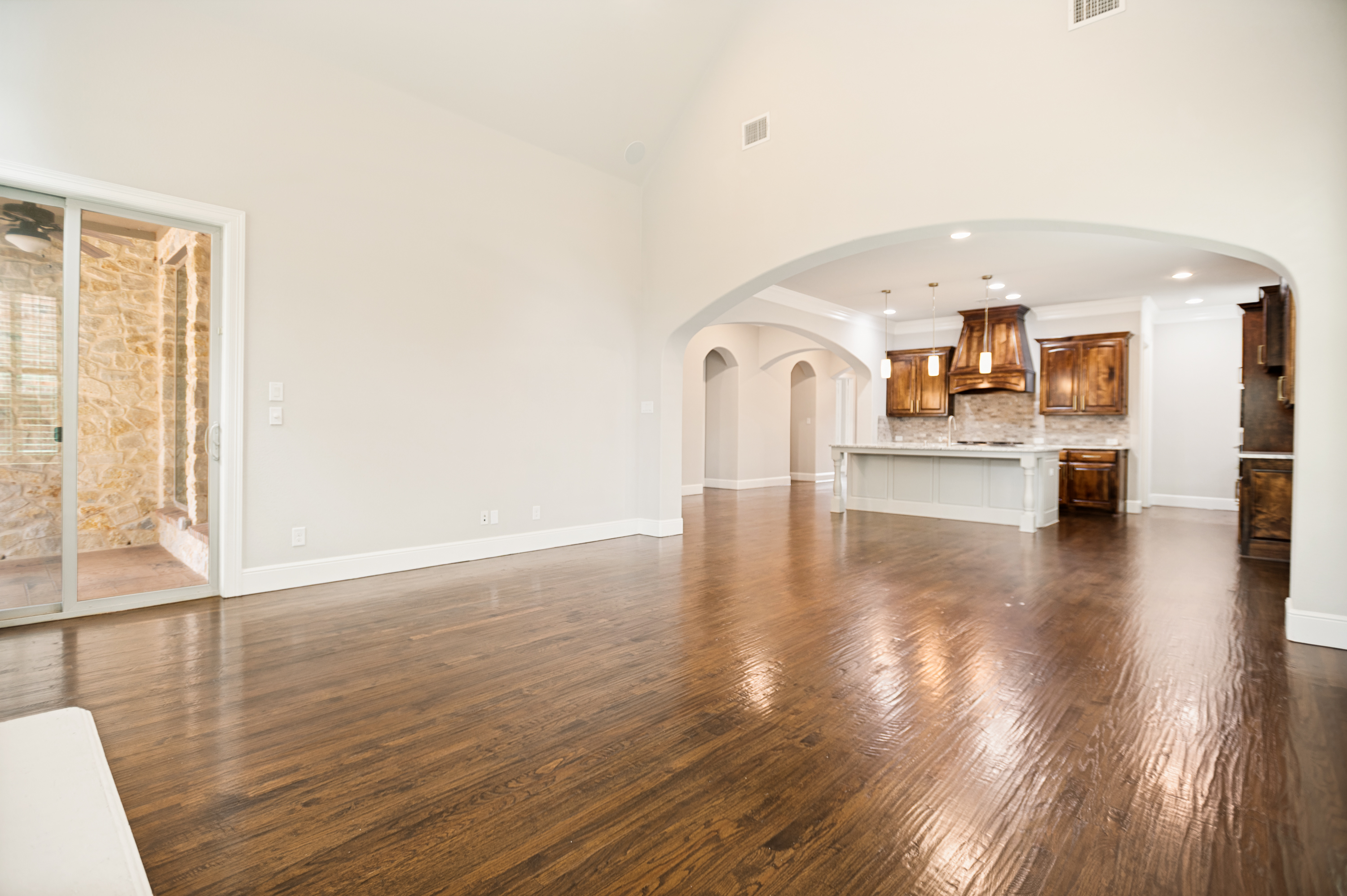  Beautiful One-Story Home is Refreshed and Move-in Ready - 物件實景